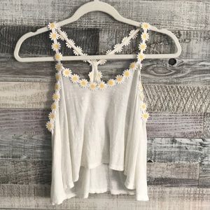 White Tank w Daisy Detailing!